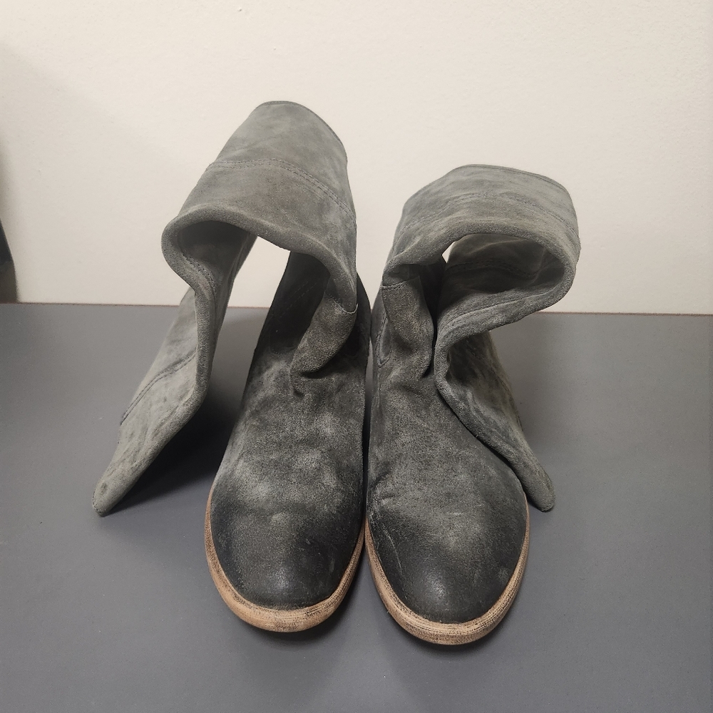 Bronx Green Suede Riding boots Sz 40. Excellent Condition